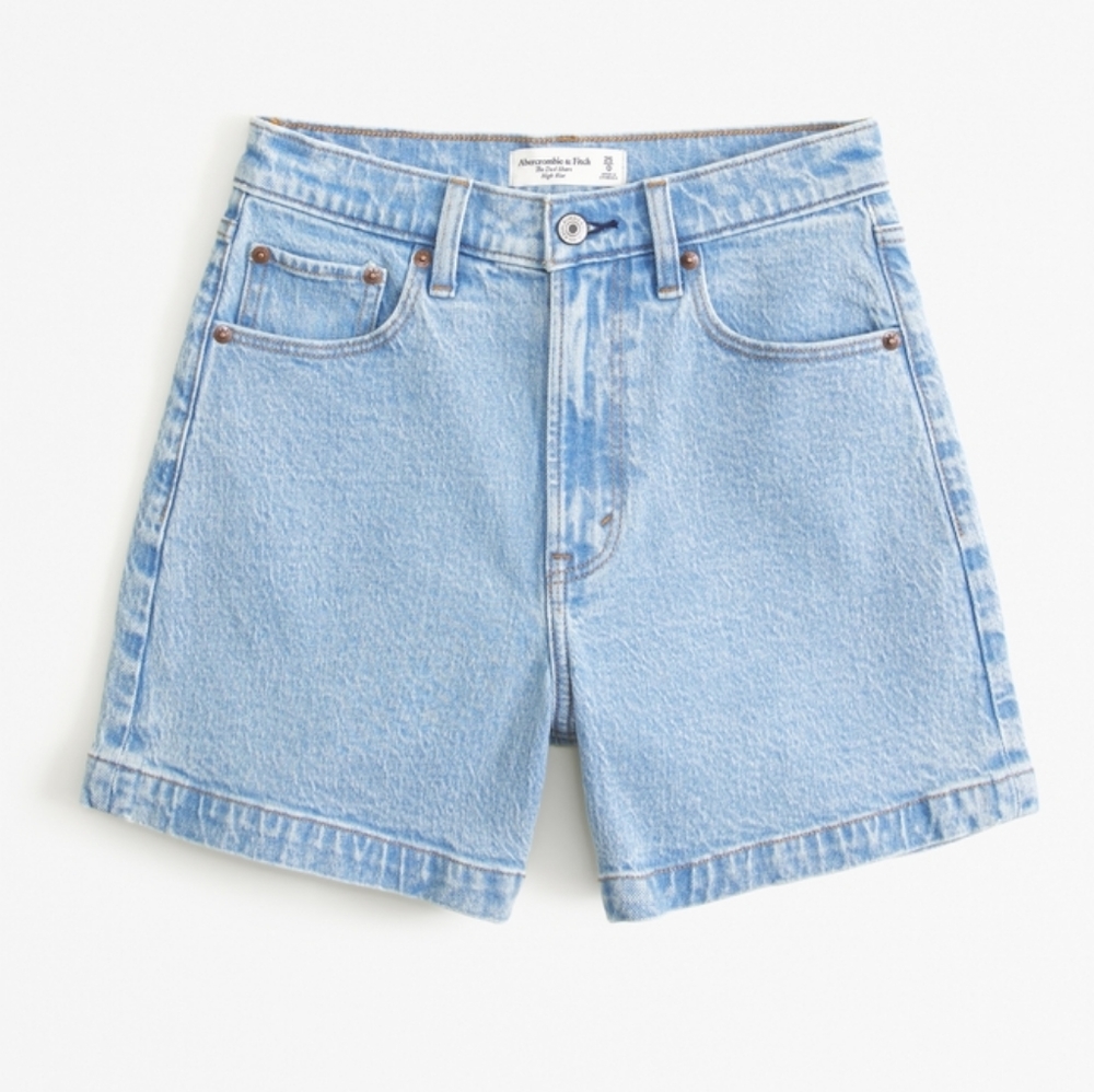 Abercrombie High Rise Dad Short, Light Wash, Size 30